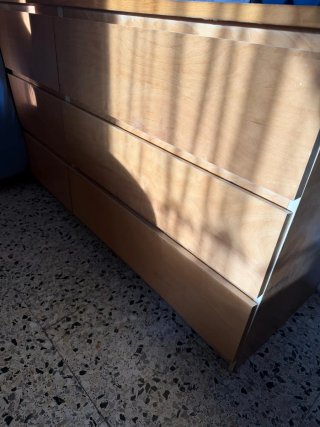 Cómoda de madera