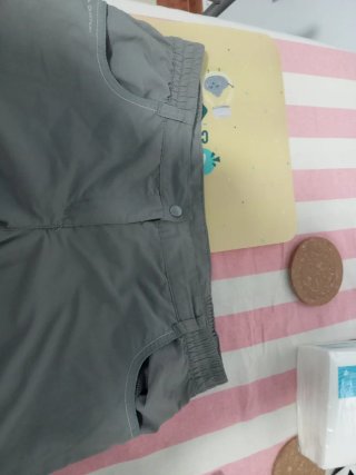 Pantalón de deporte Quechua gris