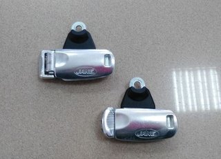 Anclajes de seguridad para capazo Jané
