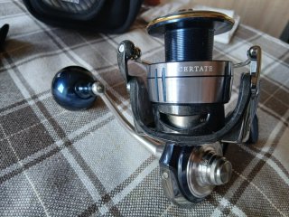 Carrete Daiwa Certate LT 4000D-CXH-ARK