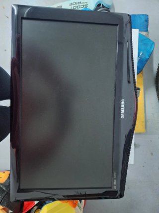 TV Samsung 22 pulgadas con soporte pared