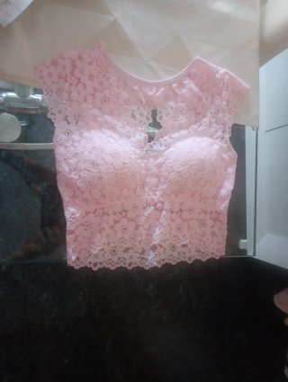 Top de encaje rosa