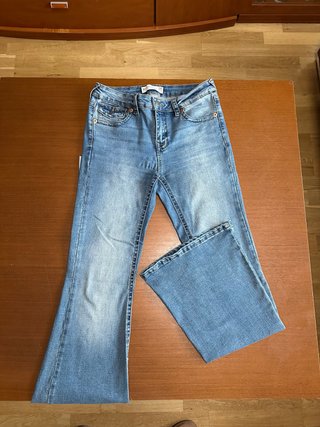 Pantalones Campana Stradivarius