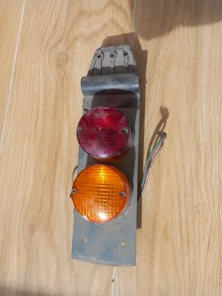 Piloto Trasero Rinder 845