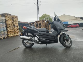 Yamaha X-Max 125