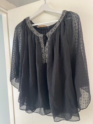 Blusa Negra Zara con Mangas Transparentes