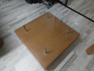 Mesa de centro cuadrada de madera y cristal