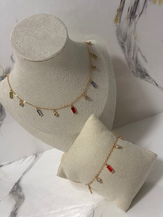 Set de collar y pulsera laminado en oro 18k