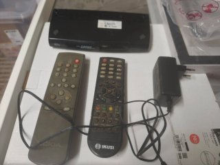 Receptor con mandos y adaptador