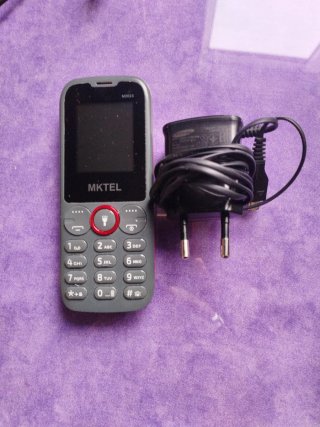 Teléfono MKTEL de uso sencillo