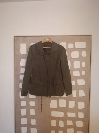 Chaqueta Chubasquero Mujer. Massimo Dutti.