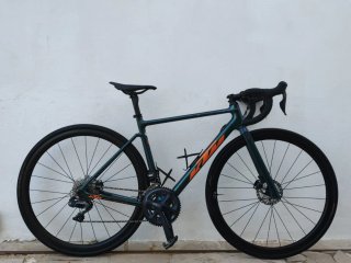 Bicicleta de carretera KTM