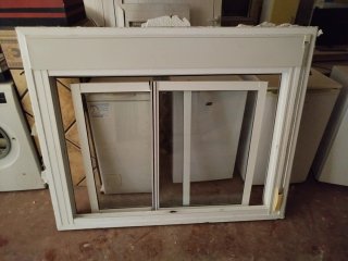Ventana de Aluminio con Persiana