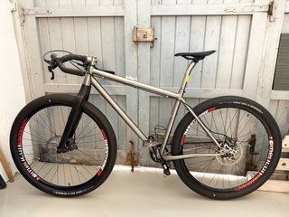 Bicicleta Gravel de Titanio