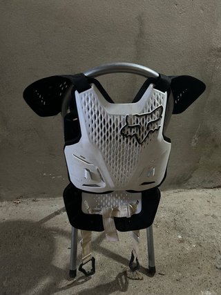 Peto de protección Fox R3
