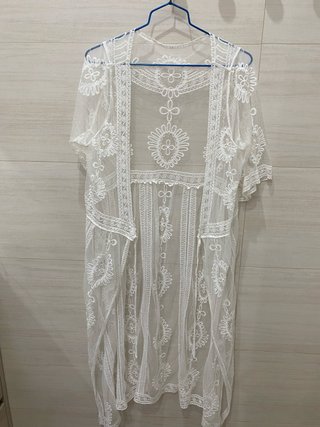 Camisola playera blanca con encaje