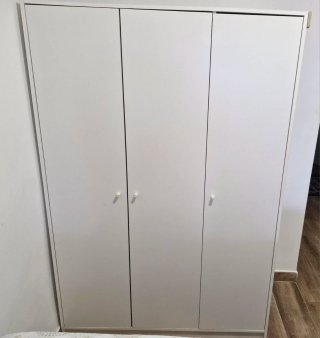 Armario de tres puertas blanco
