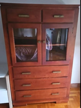 Mueble de Madera con Vitrina y Cajones