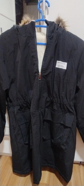 Chaqueta impermeable negra
