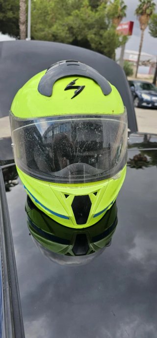 Casco de Moto Scorpion Amarillo