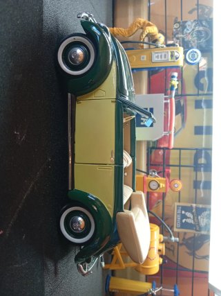 Maisto Volkswagen Beetle 1951 Roadster 1/18