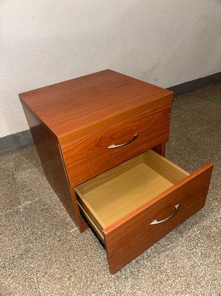 2 Mesillas de noche de madera