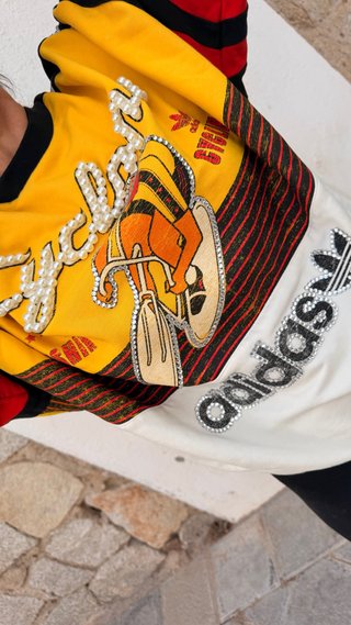 Sudadera Adidas customizada