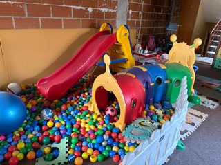 Set de Juegos Infantiles: Tobogán y Túnel