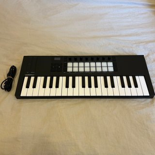 Teclado MIDI Novation Launchkey 37 MK4