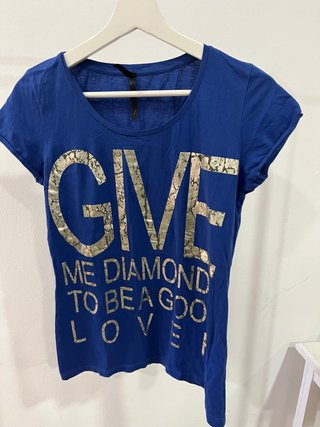 Camiseta Azul con Estampado