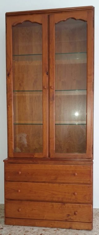 Vitrina de Salón de Madera