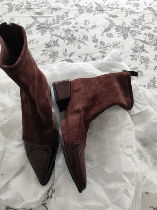 Botines Marrones con Puntera Brillante