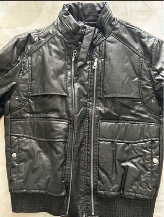 Cazadora NEGRA PERFECTA XL ZARA 1 uso PERFECTA 14€