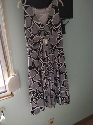 Vestido Estampado Geométrico Negro y Gris