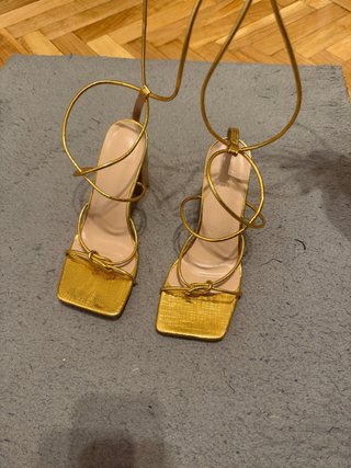 Sandalias de Tacón Alto Doradas