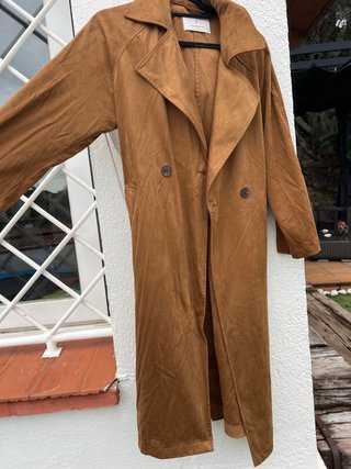 Gabardina efecto ante camel Stradivarius con cintu
