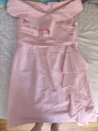 Vestido de tirantes rosa y blanco