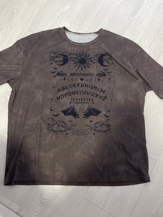 Camiseta Estampado Ocultista