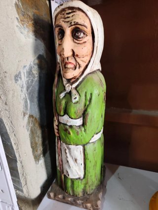 Figura Decorativa de Madera Tallada