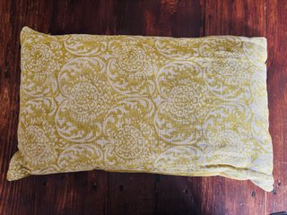 Cojín de Lino Estampado en mostaza y beige