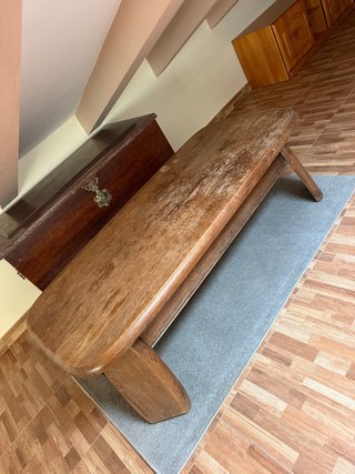 Mesa de madera rústica