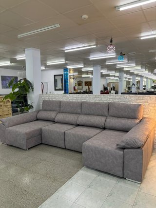 Sofa nuevo con arcones y asientos extraibles