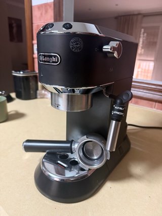 Barista Cafetera Expreso De'Longhi Dedica