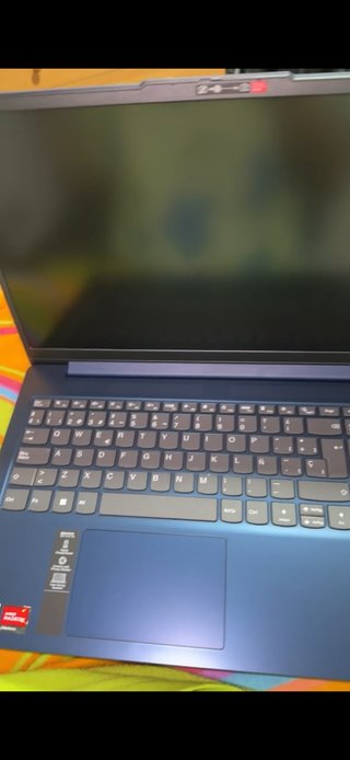 Portátil Lenovo IdeaPad Slim 3
