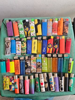 Set 50 accendini da collezione