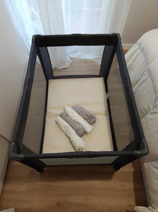 Cuna de viaje con colchón