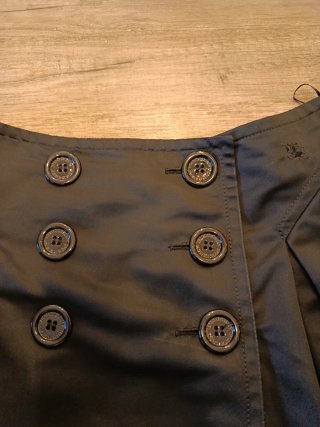 Falda Negra Burberry