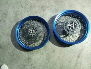 Juego de Ruedas Supermotard Azules