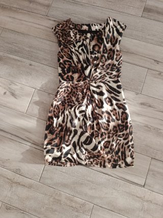 Vestido corto estampado animal media pierna