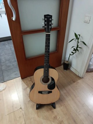 Guitarra Acústica con Soporte y Funda